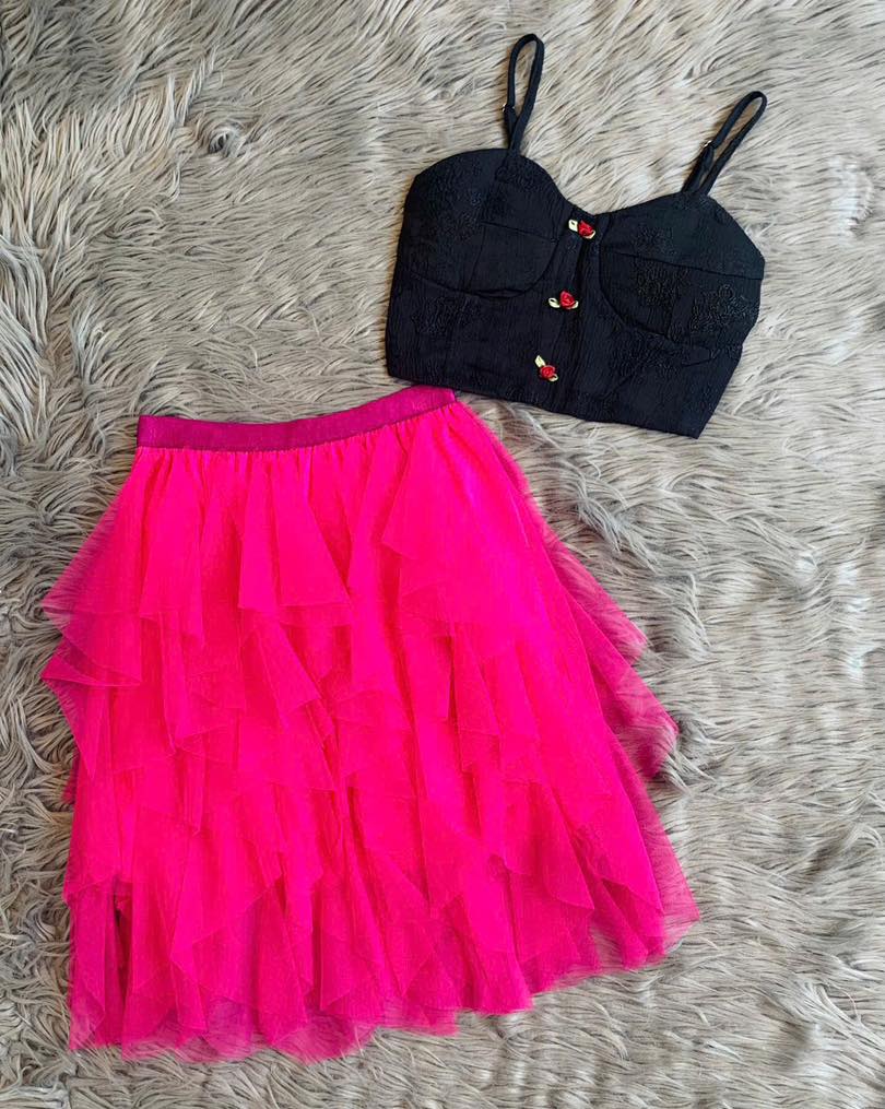 ÁO 2 DÂY CROPTOP NÚT HOA