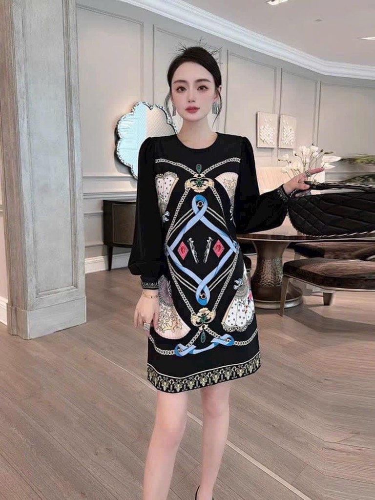 Đầm lụa hoạ tiết dáng suông