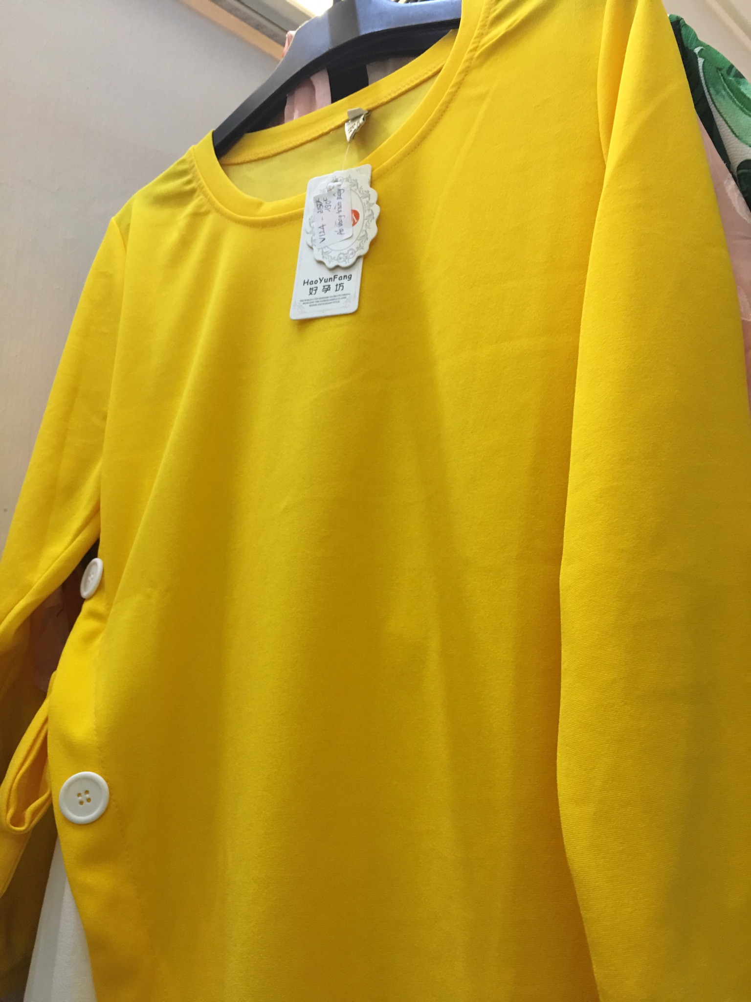 Áo vàng trùm mông V124-duoc-ban-tai-Chuẩn Mom’s