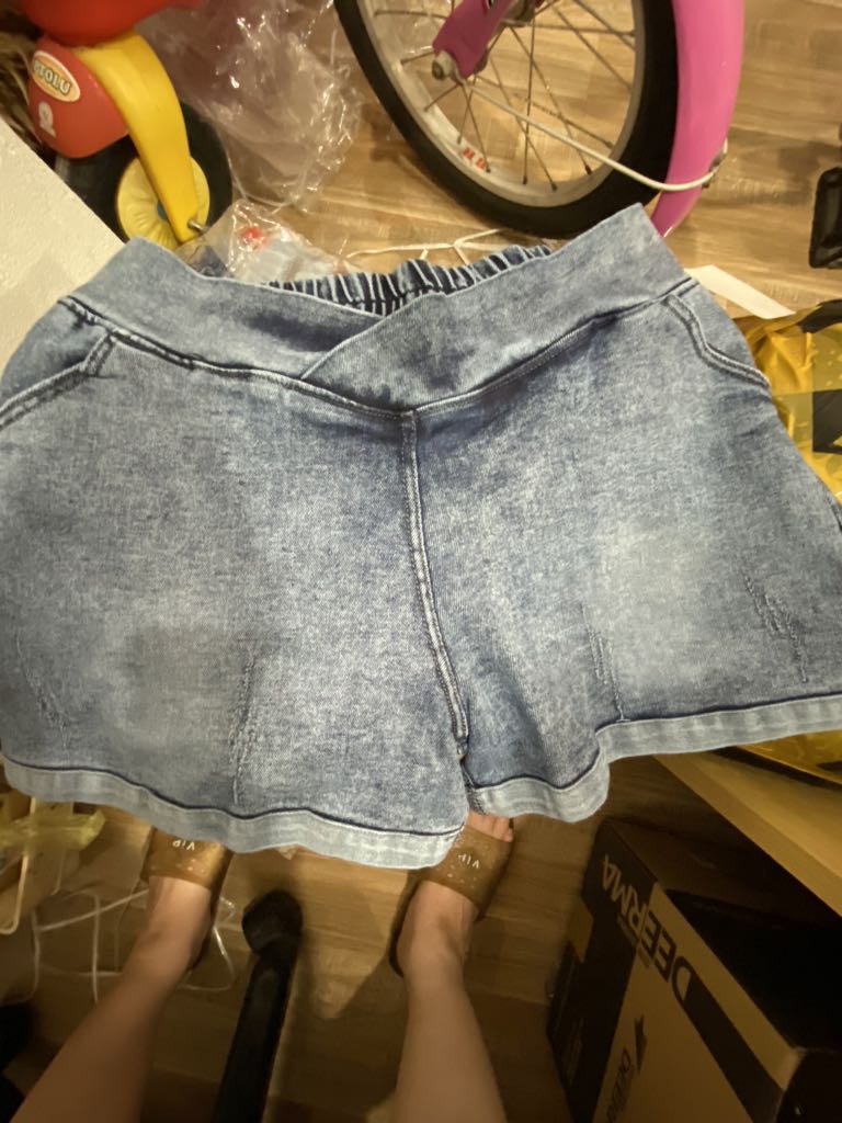 ZCN-QJS1067 Quần đùi jean cạp chéo gấu lật-duoc-ban-tai-Chuẩn Mom’s