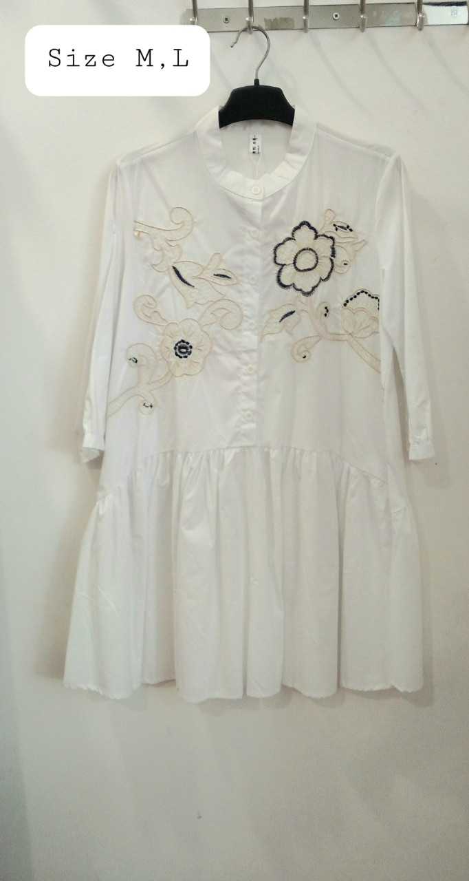 VC19-0109 Váy sơ mi trắng HQ thêu hoa nổi-duoc-ban-tai-Chuẩn Mom’s