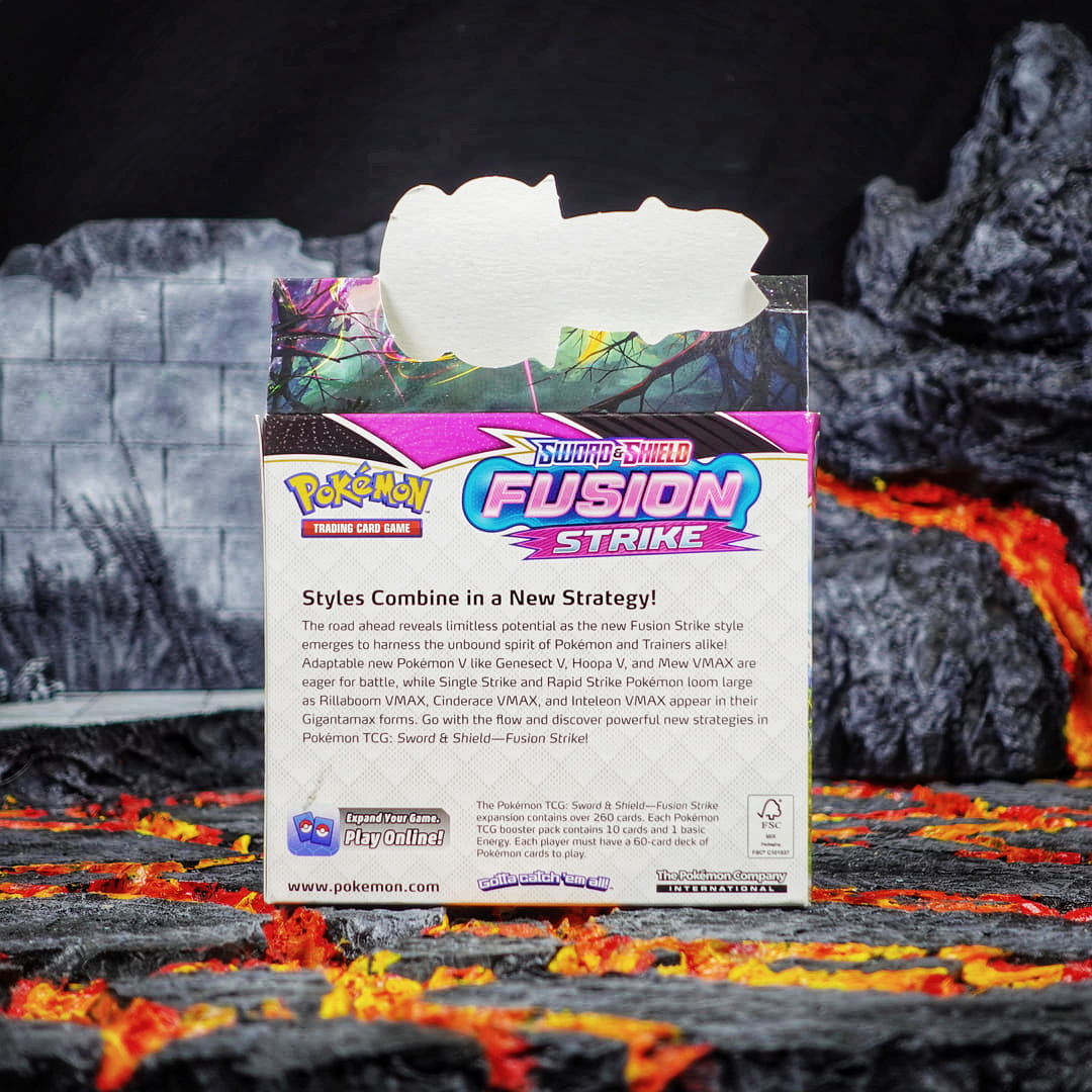 Vỏ hộp Pokemon TCG Sword and Shield Fusion Strike Booster Box PHUKTCG105