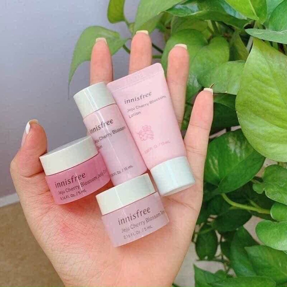 Set 4 Món Skin Care Innisfree Jeju Cherry Blossom Hàn Quốc