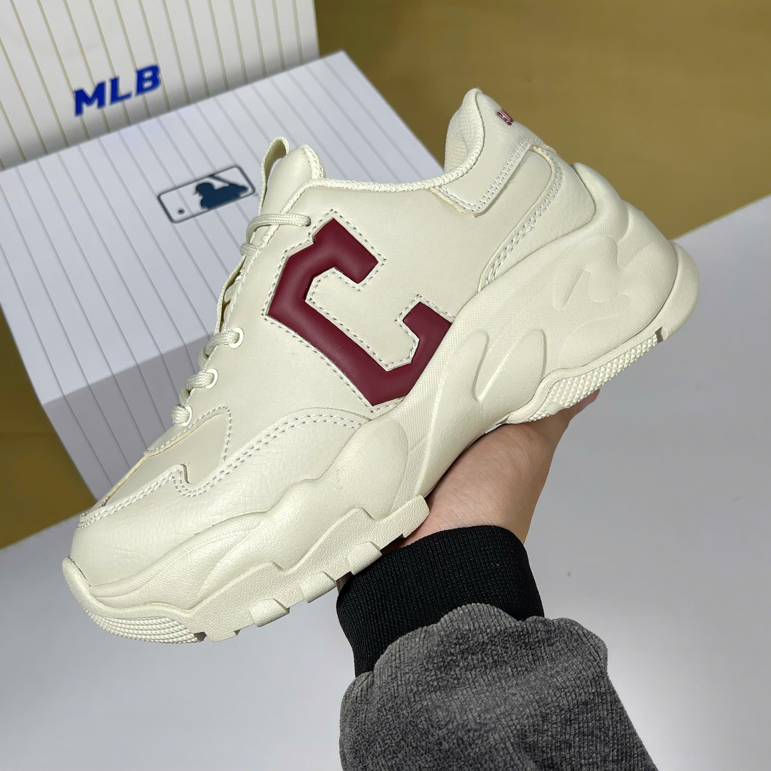 Giày MLB Big Ball Beige Red Kem Chữ C Đỏ