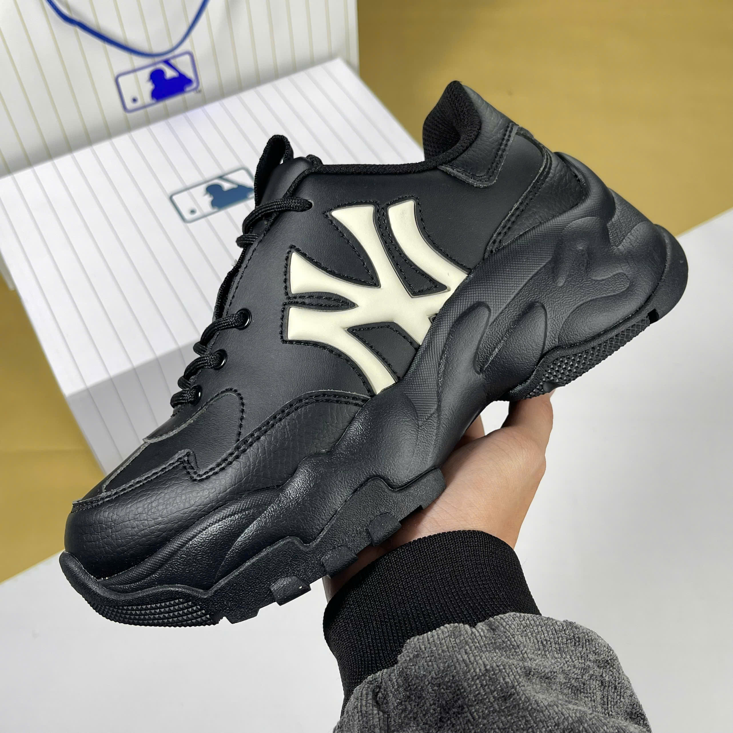 Giày MLB Big Ball Black Đen NY Trắng