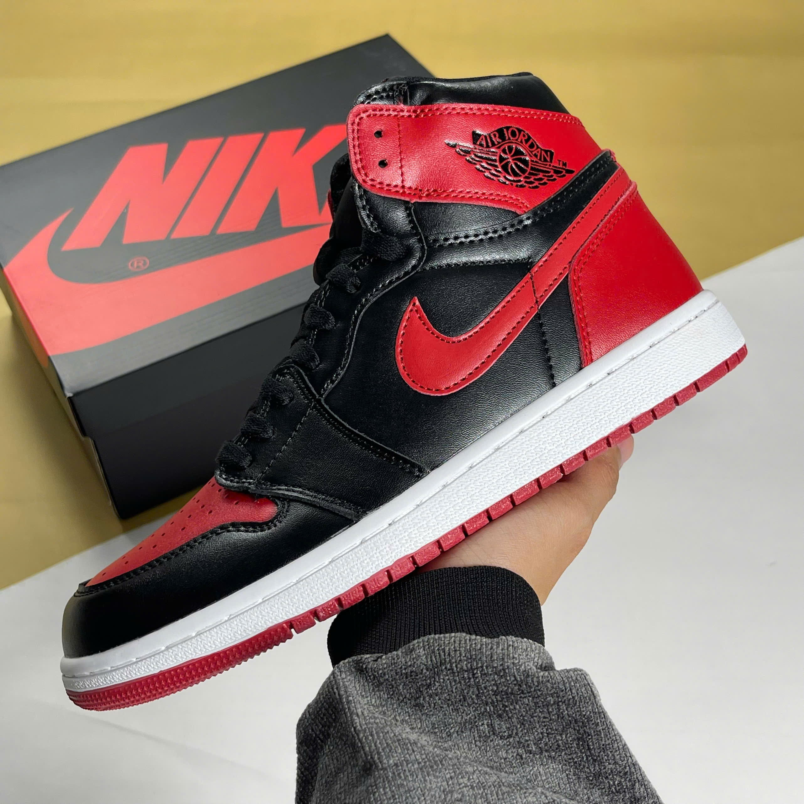 Giày Nike Air Jordan 1 High Banned Cổ Cao Đen Đỏ [S]