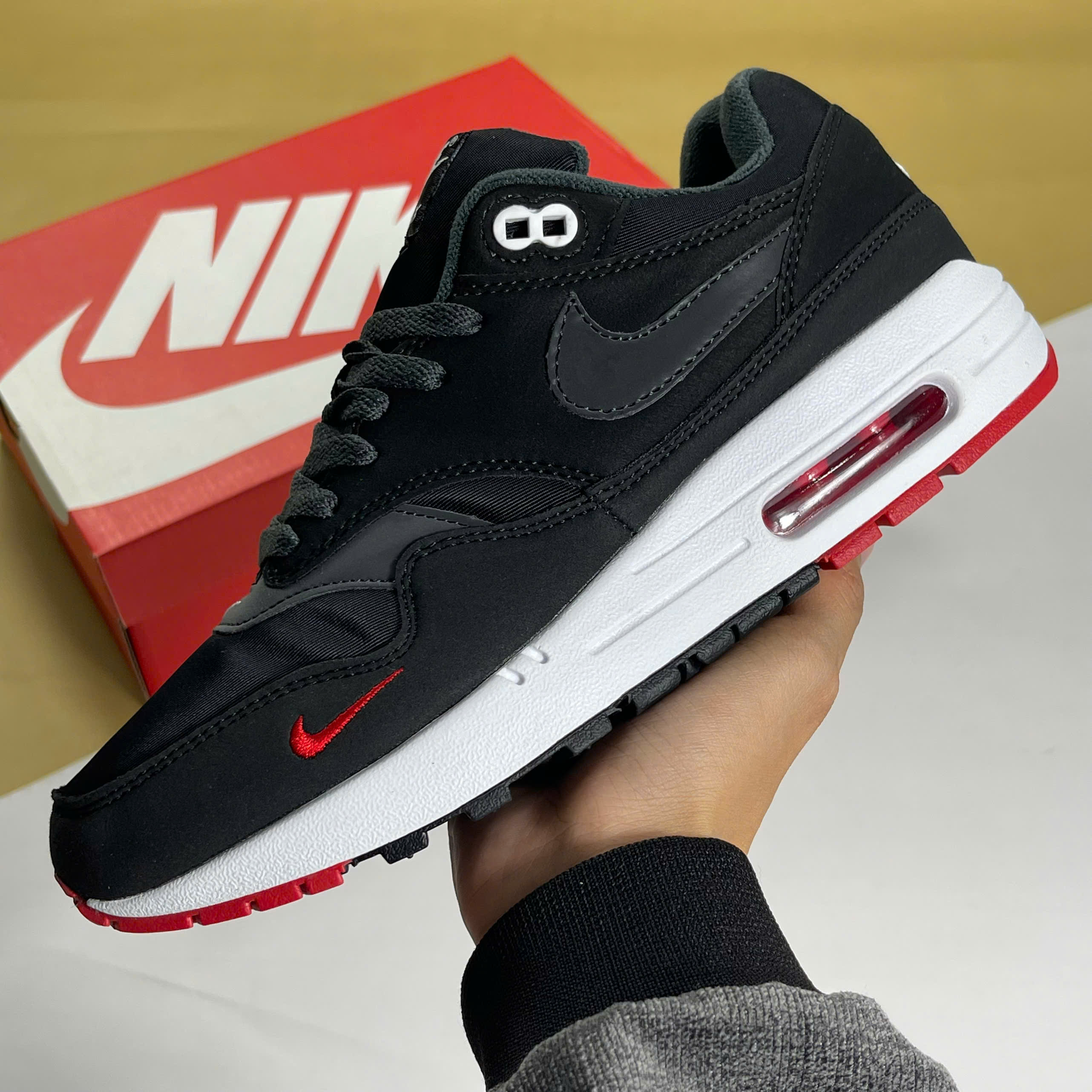 Giày Nike Air Max 1 Premium Đen Trắng
