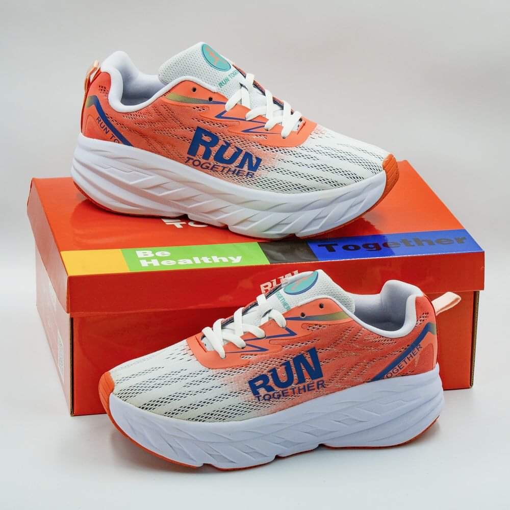 Giày thể thao chạy bộ chính hãng Run Together công nghệ gắn chip thông minh - Giày sneaker màu cam đế cao