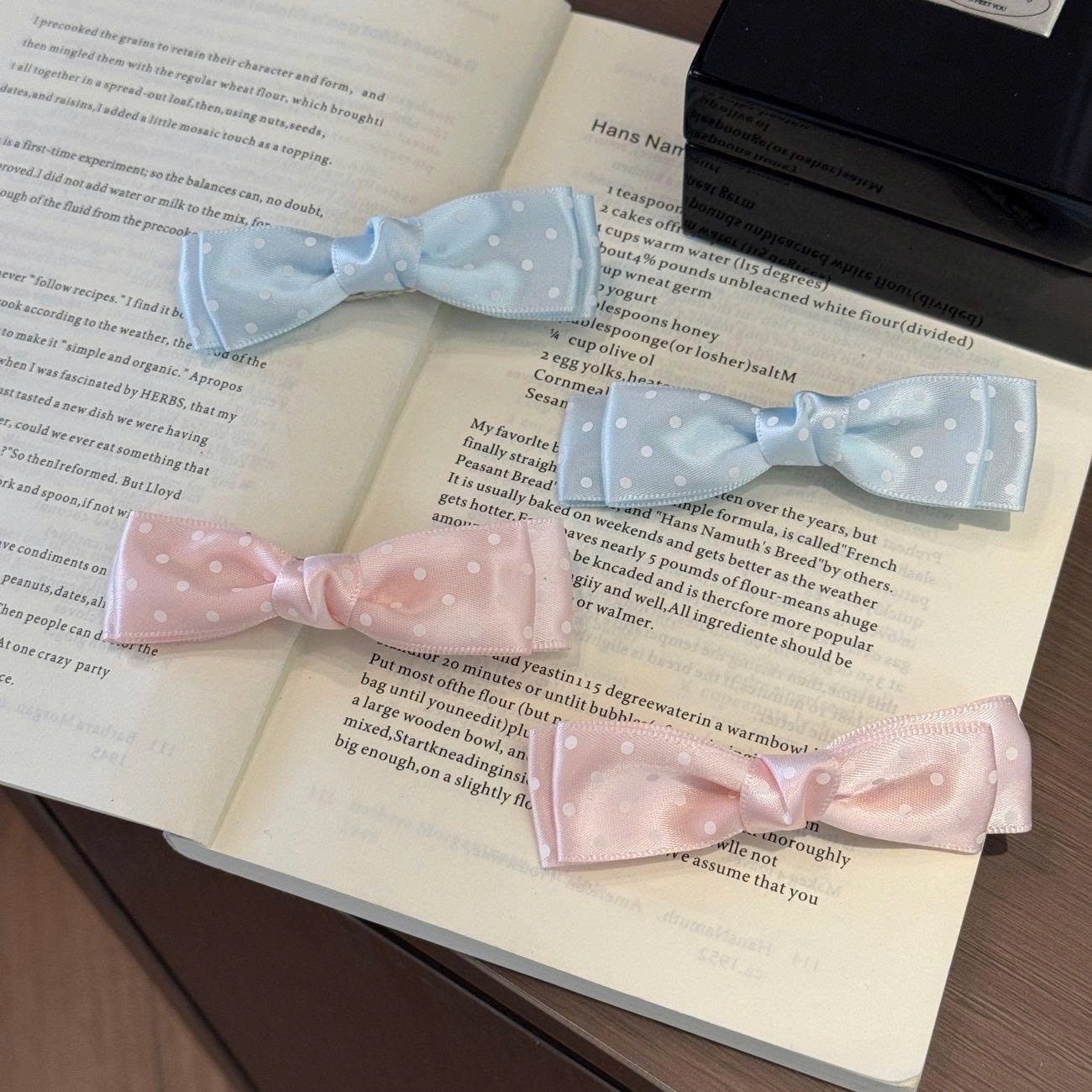 Set 2 Kẹp Tóc Mái Nữ – Hình nơ chấm bi