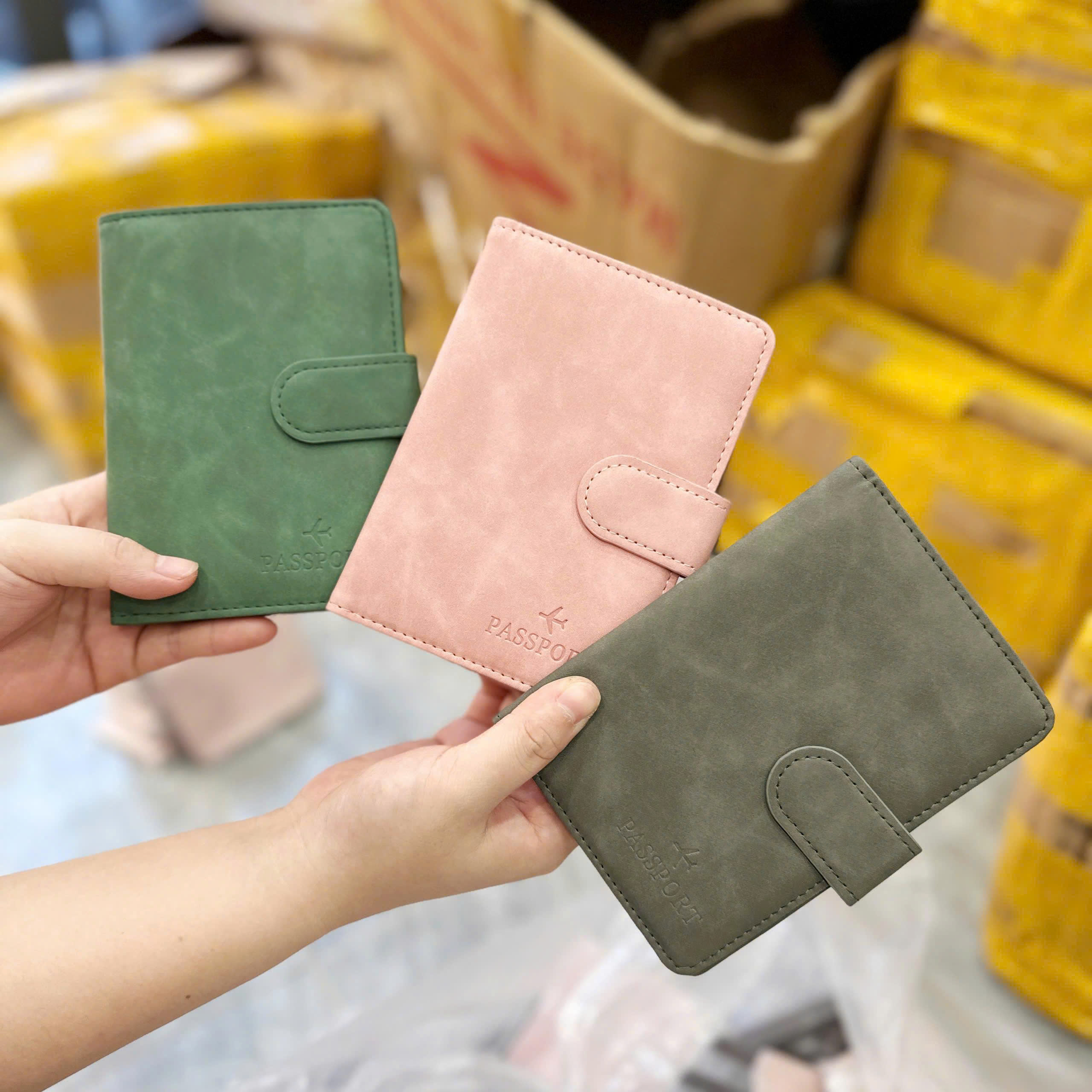 Ví đựng hộ chiếu cầm tay cho nữ