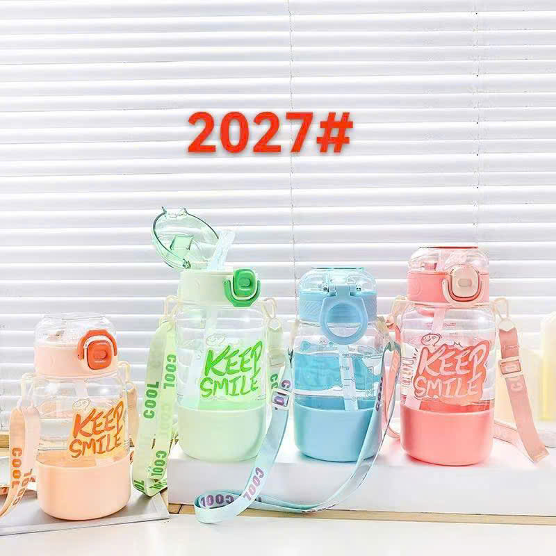 Bình nhựa in hình trang trí 2027 - 680ml