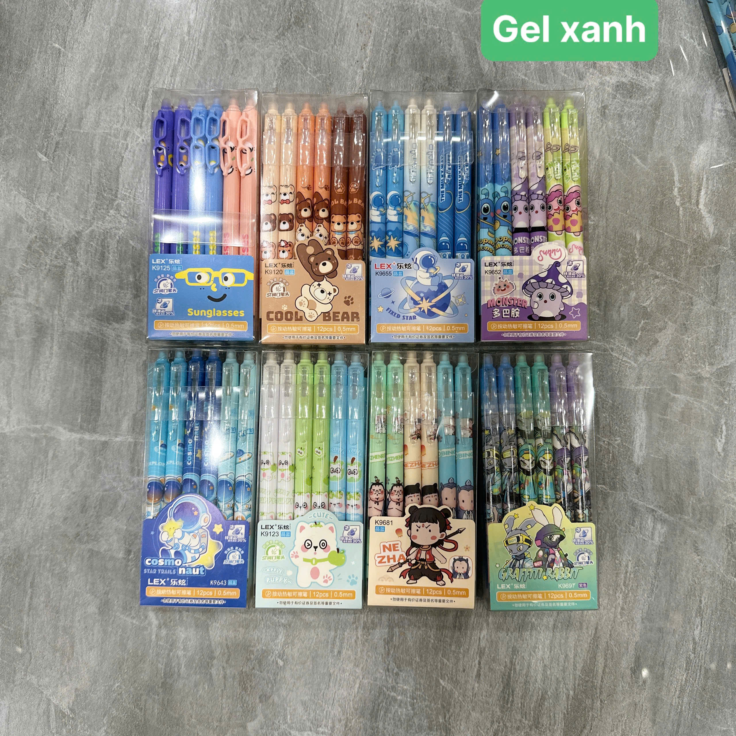 Hộp 12 bút bi bằng nhựa màu mực xanh