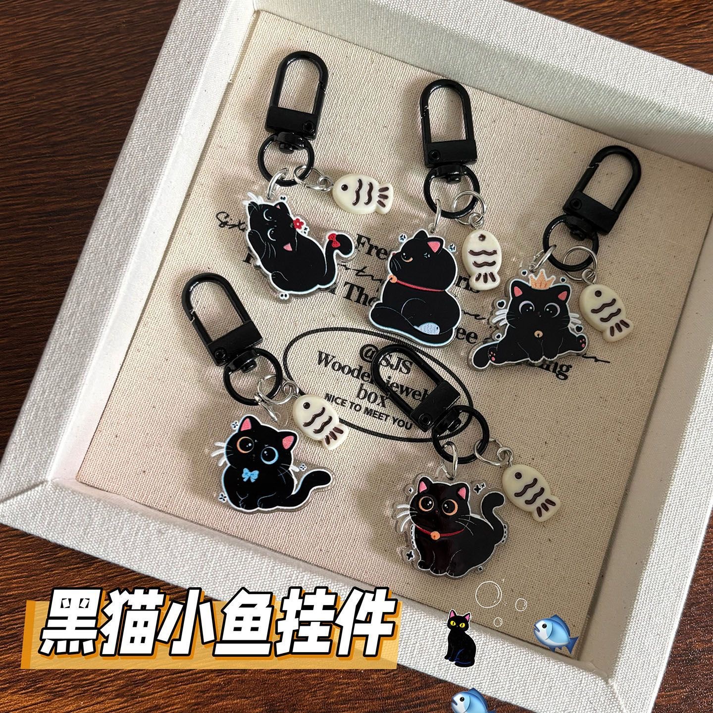 Móc khóa gắn hình con mèo