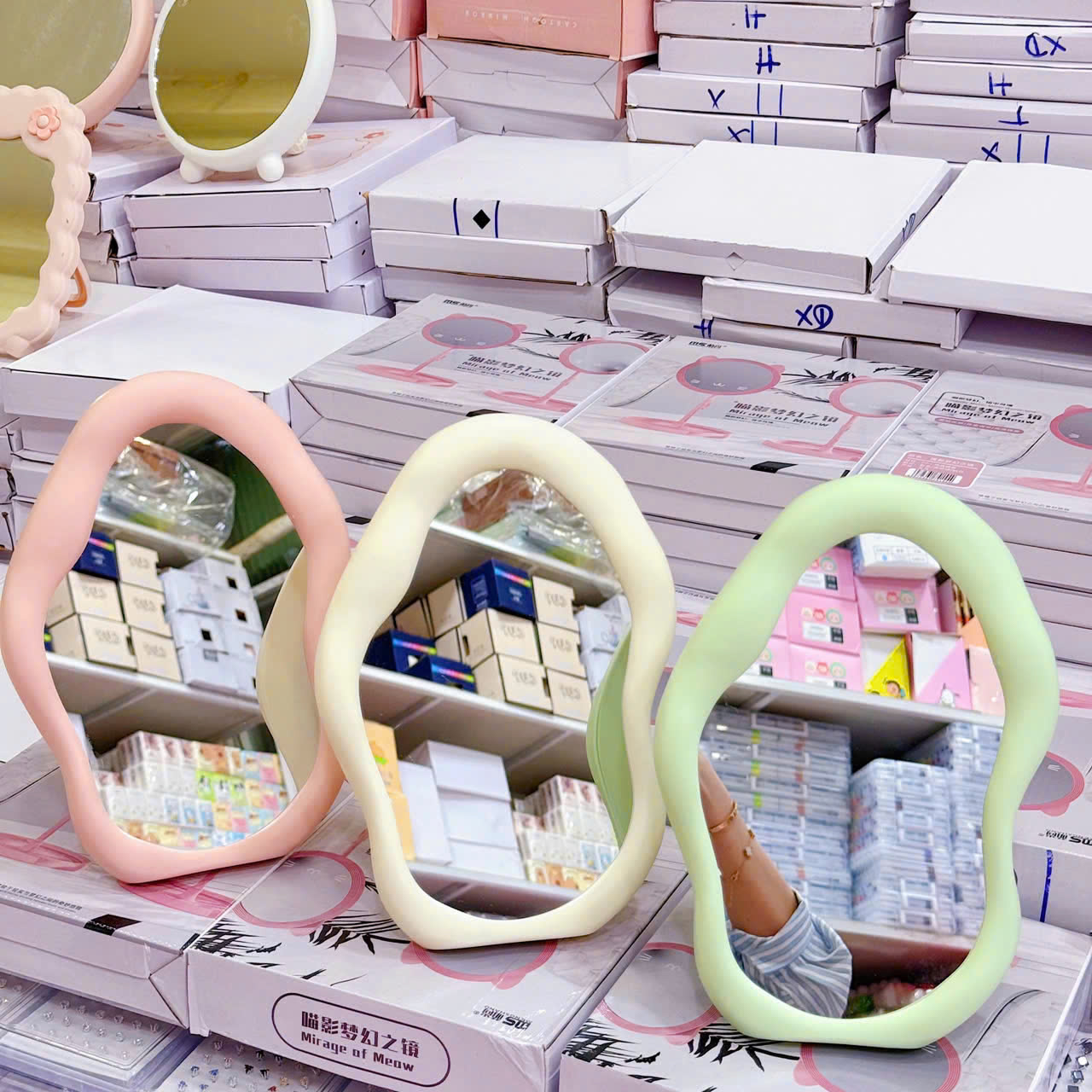 Gương soi thủy tinh để bàn, Mã lượn sóng, chất liệu gương tráng bạc, KT: (17.5x25) cm