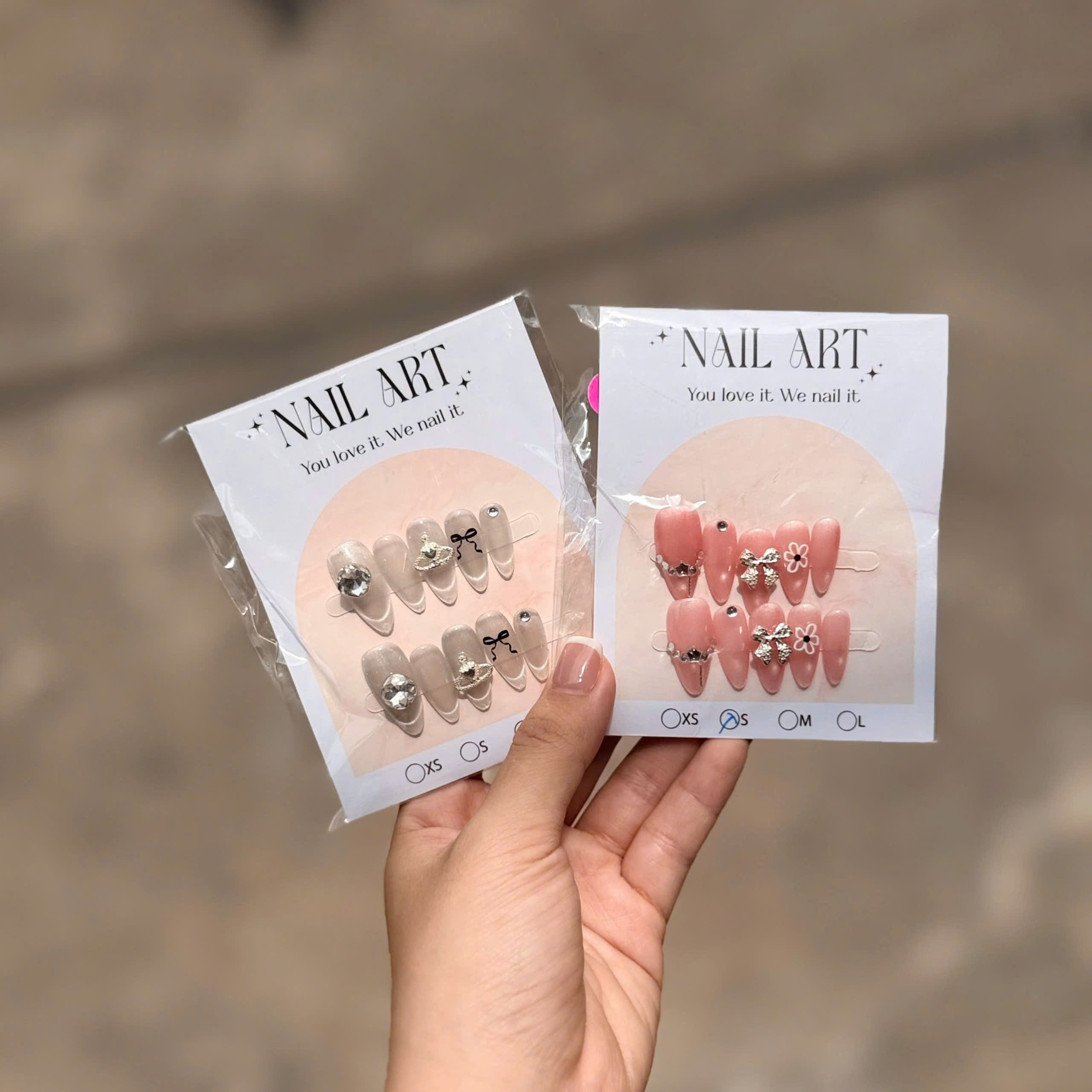 Tay mắt mèo đính (Móng đính đá)