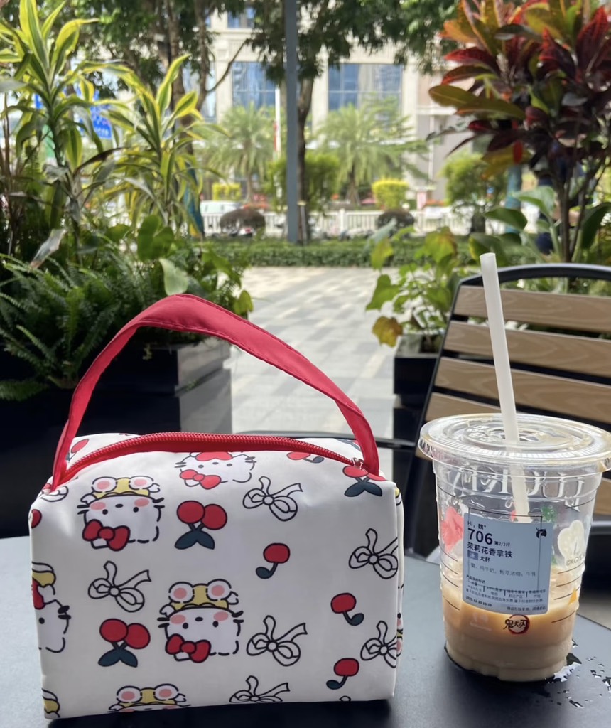 TÚI ĐỰNG MỸ PHẨM KITTY HOẠ TIẾT ĐỎ